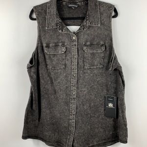 Rock & Republic Sleeveless Buttondown Top